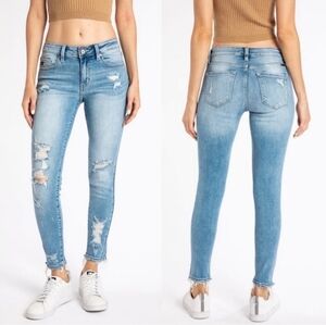 NWT KanCan Mid Rise Distressed Ankle Skinny Jeans Size 5 / 26